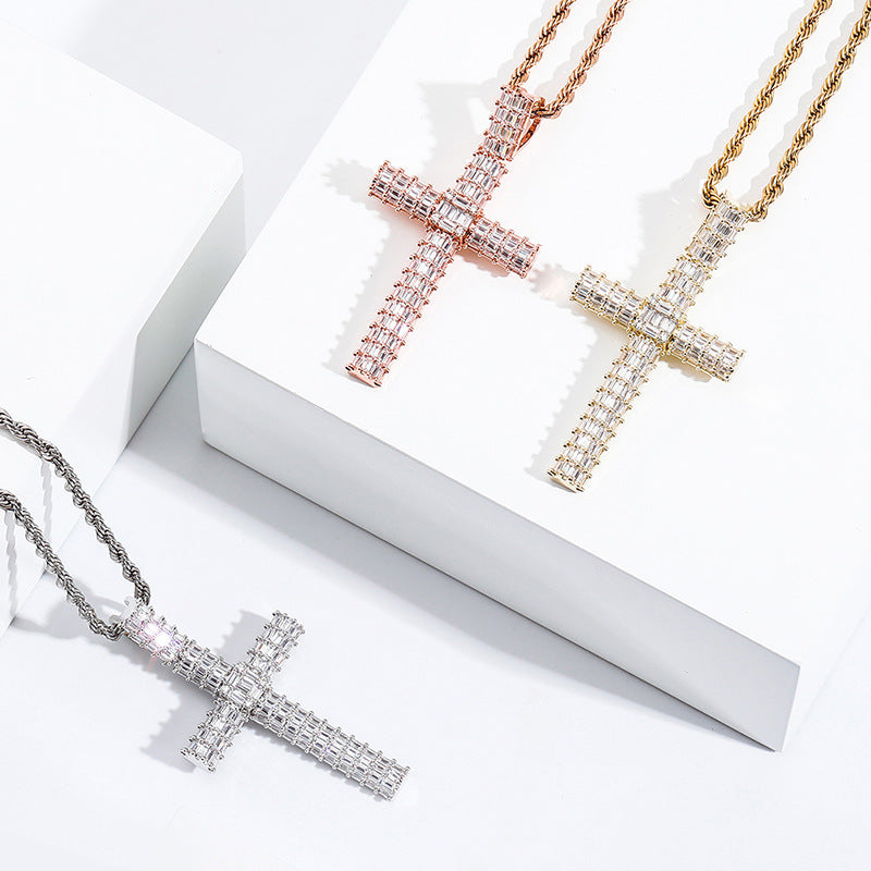 Collier pendentif croix
