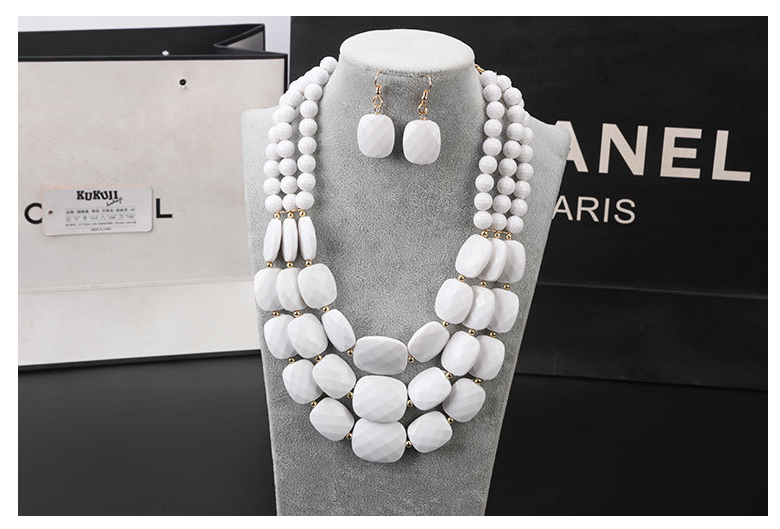 Ensemble de bijoux en perles africaines