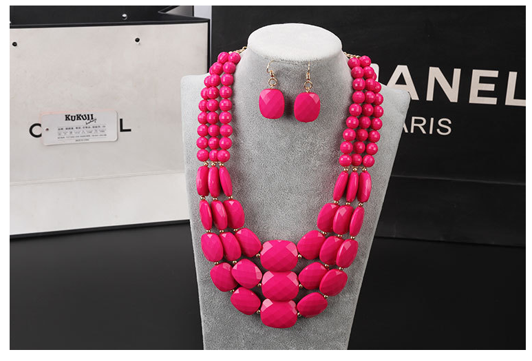 Ensemble de bijoux en perles africaines