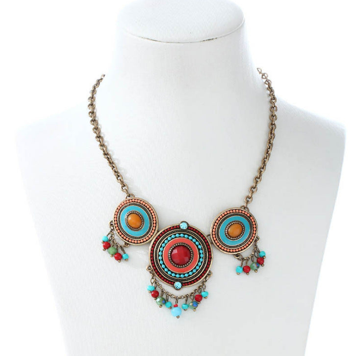 Nouveau collier exagéré en alliage de diamants