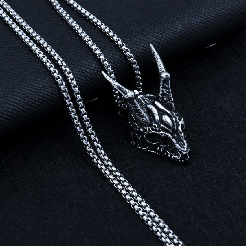 Collier en acier inoxydable avec pendentif en corne longue