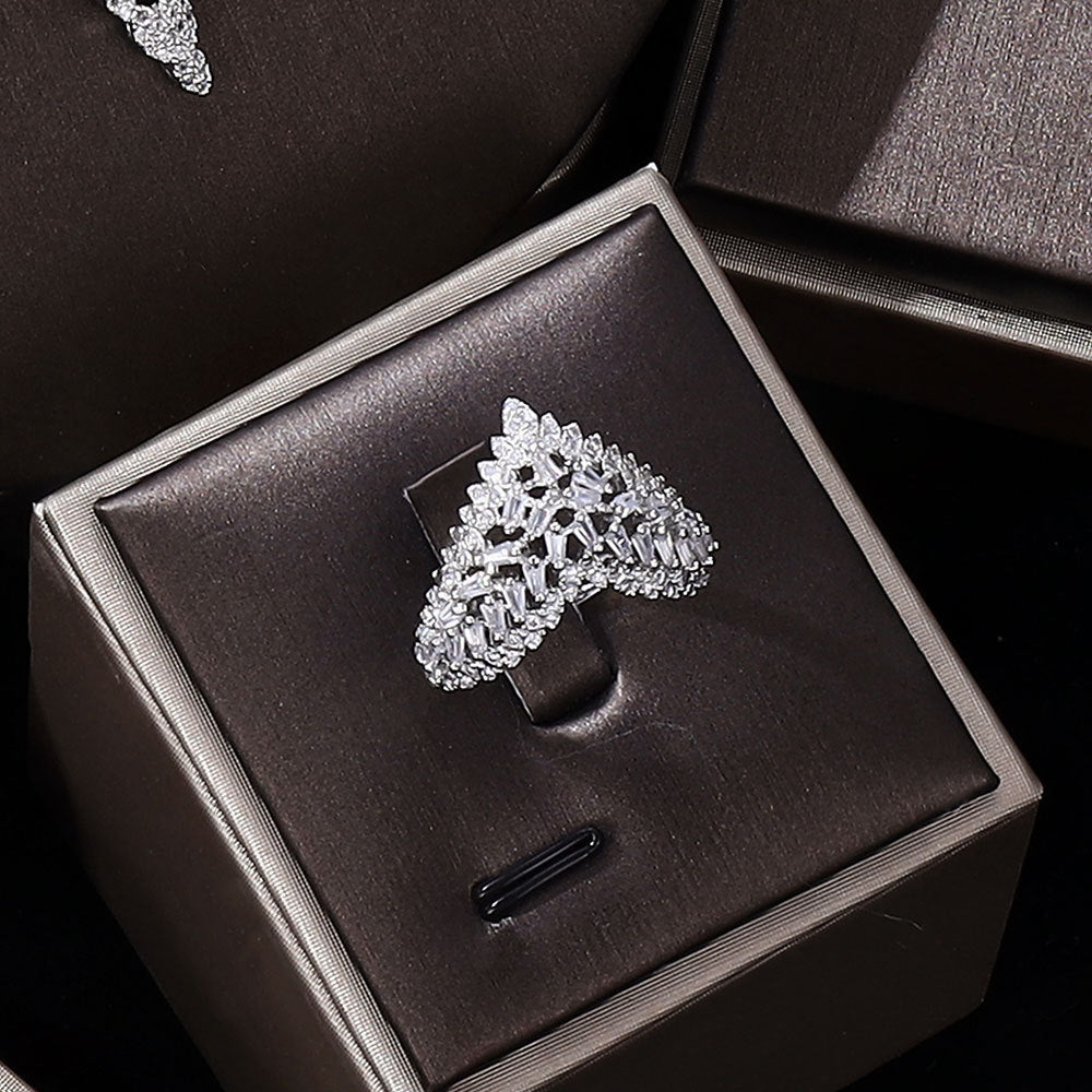 Bijoux de chaîne de clavicule en quatre pièces pour mariage nuptial