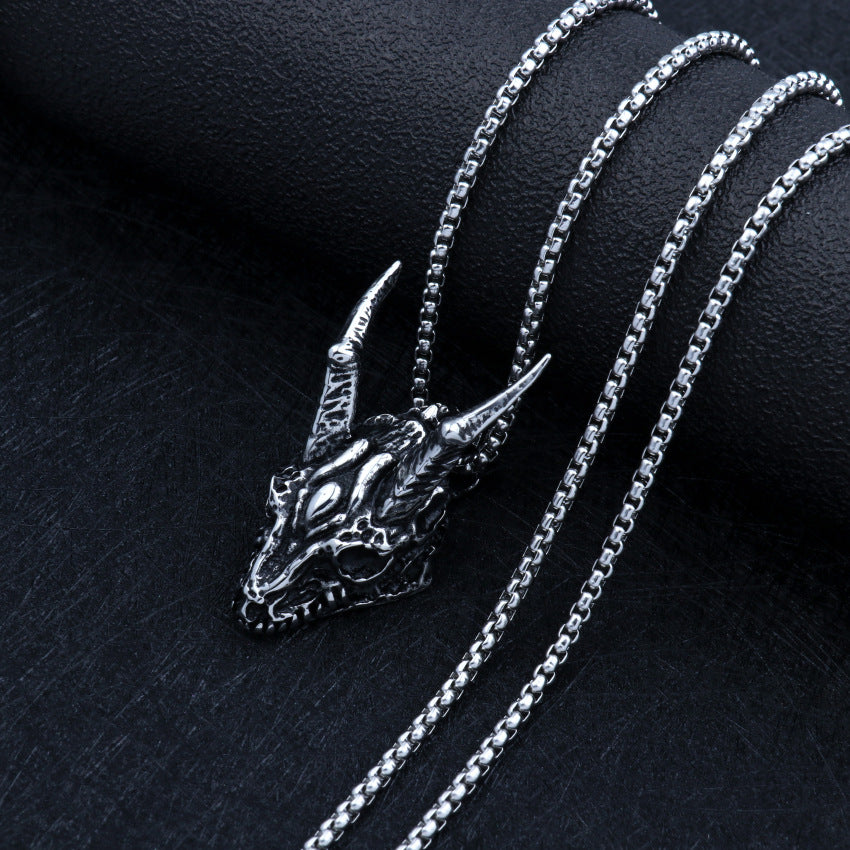 Collier en acier inoxydable avec pendentif en corne longue