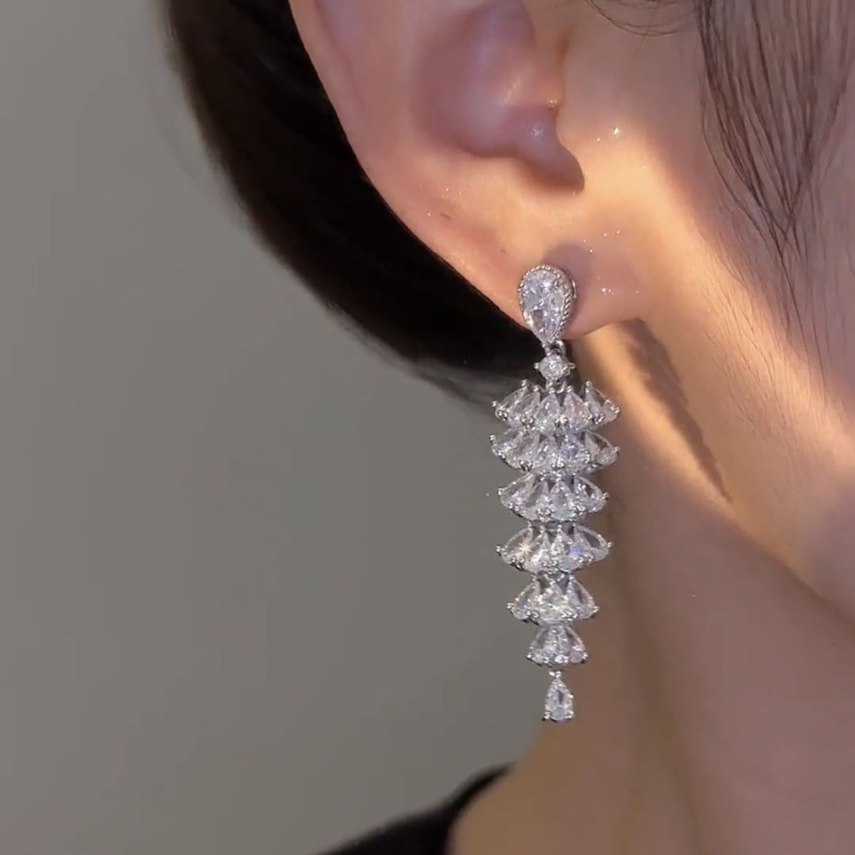 Boucles d'oreilles pendantes en forme d'arbre de Noël en zircon étincelant