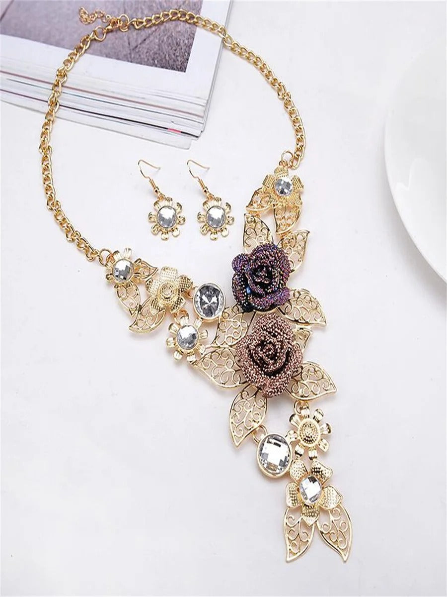 Vintage necklace alloy hollow flower-shaped